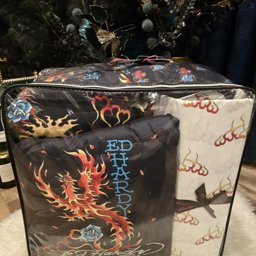 Ed Hardy King 8 piece complete Bedding set new